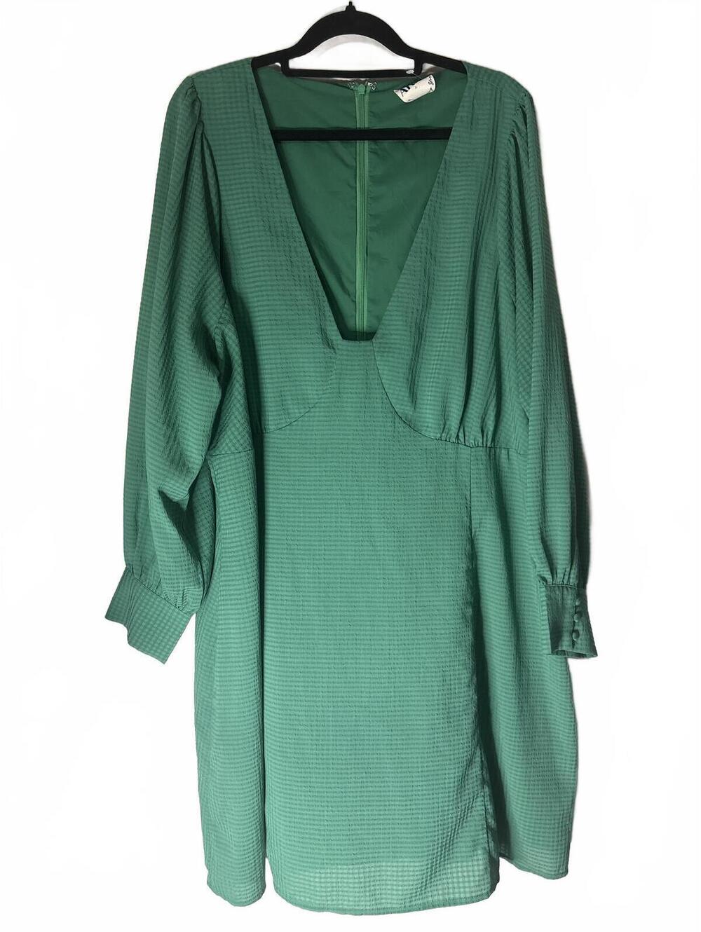 Arula 1X Knee-length Dress
